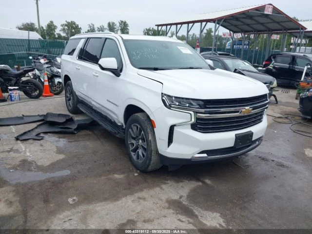 Chevrolet Suburban 4WD LT - 59900 лв. / 30626.38 € - 70500278 1