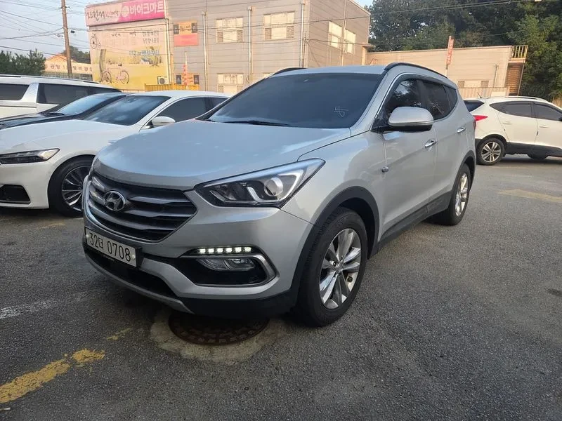 Hyundai Santa fe Diesel 2.0 2Wd Premium, снимка 2 - Автомобили и джипове - 56304042