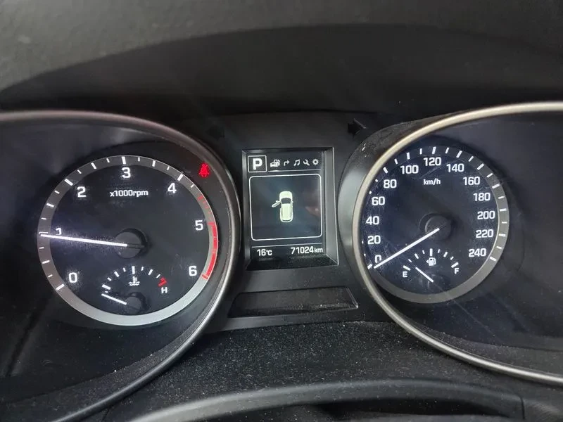 Hyundai Santa fe Diesel 2.0 2Wd Premium, снимка 6 - Автомобили и джипове - 56304042