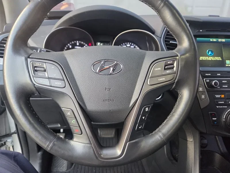 Hyundai Santa fe Diesel 2.0 2Wd Premium, снимка 16 - Автомобили и джипове - 56304042