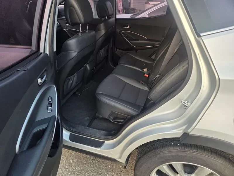 Hyundai Santa fe Diesel 2.0 2Wd Premium, снимка 9 - Автомобили и джипове - 56304042