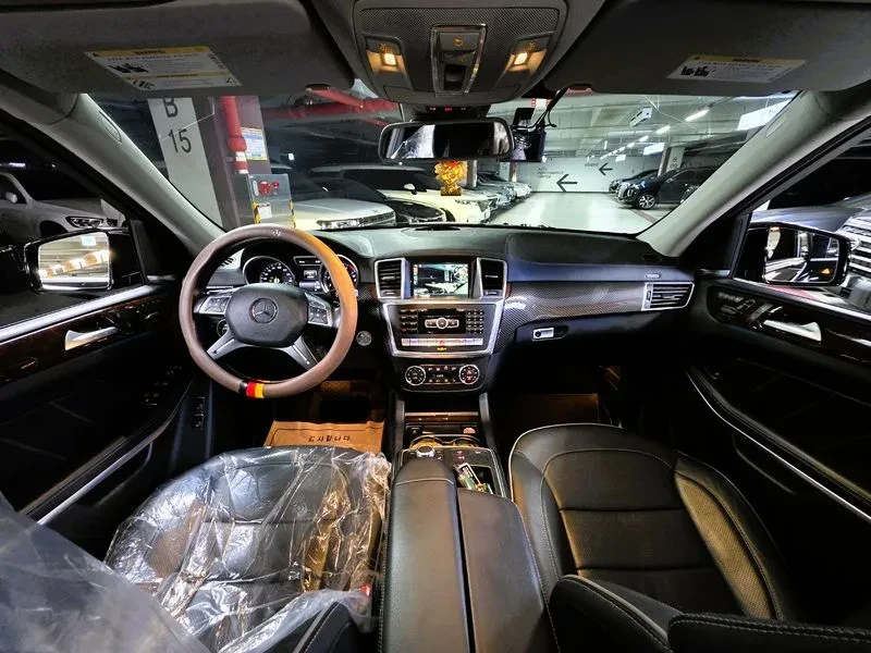 Mercedes-Benz GL 550  4Matic, снимка 4 - Автомобили и джипове - 56736413