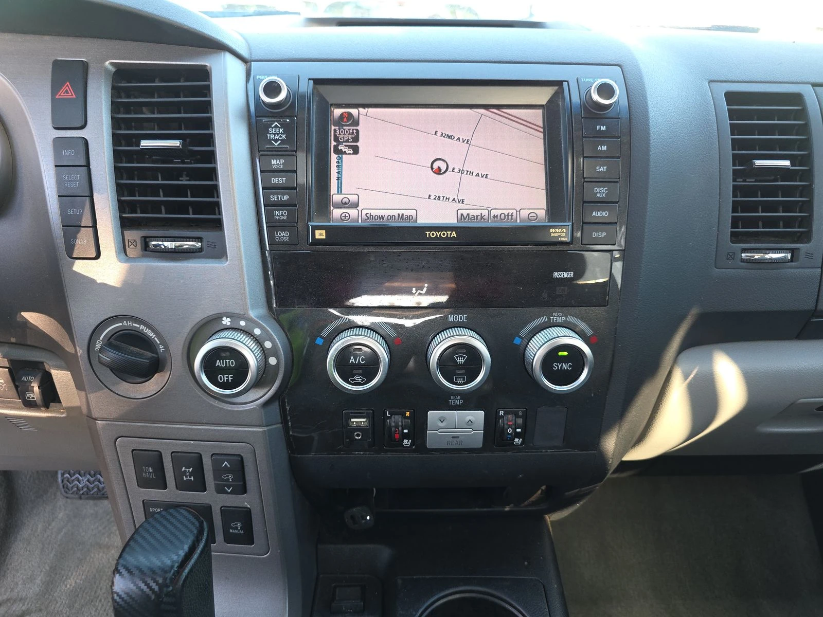 Toyota Sequoia Platinum - изображение 10