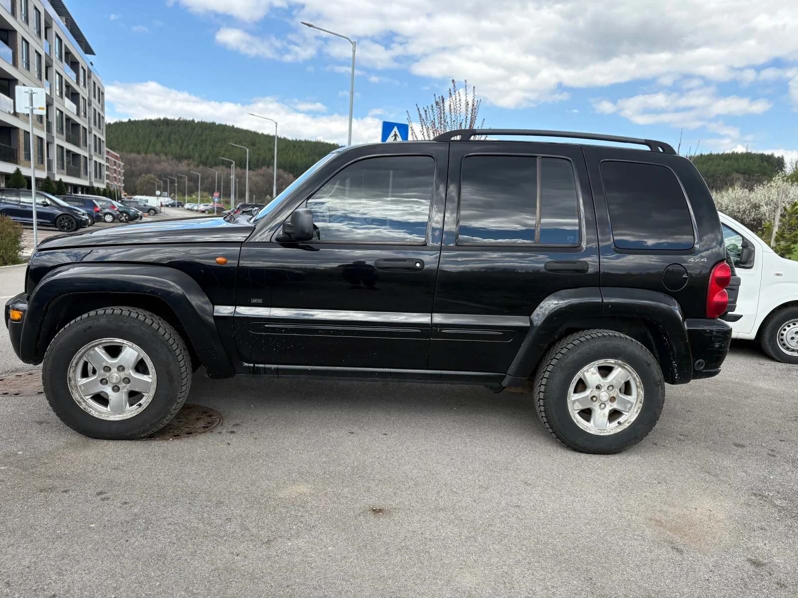 Jeep Cherokee 3.7, снимка 7 - Автомобили и джипове - 54295241