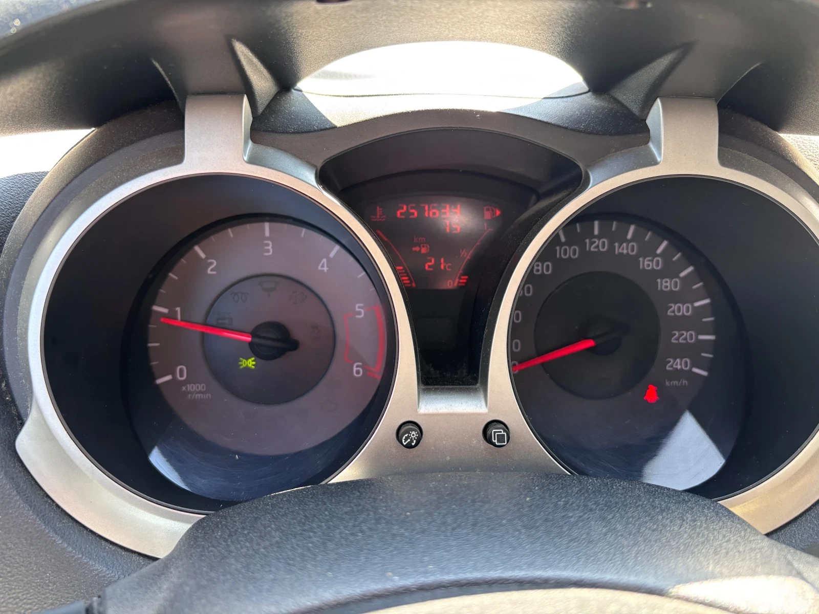 Nissan Juke 1, 5 dci, снимка 11 - Автомобили и джипове - 55504918