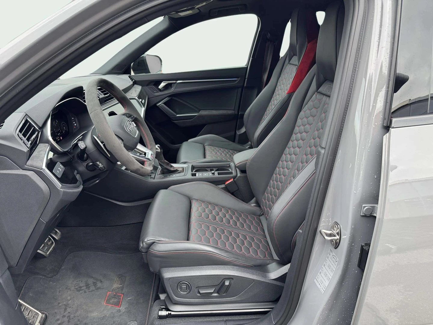 Audi RSQ3, снимка 12 - Автомобили и джипове - 56111679