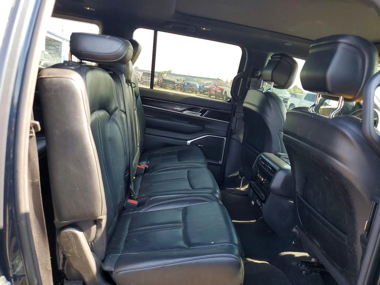 Jeep Grand Wagoneer 5.7l Wagoneer Series I, снимка 10 - Автомобили и джипове - 55877647