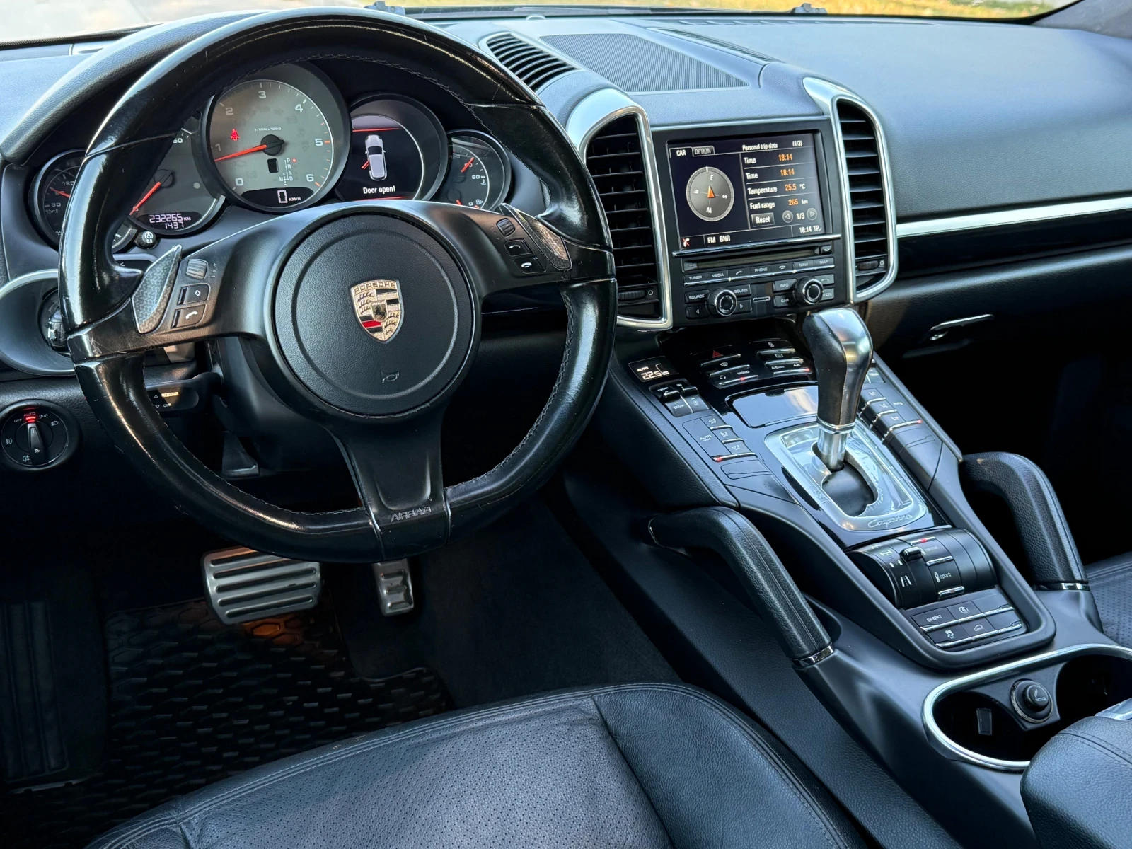 Porsche Cayenne 4.2TDI PANORAMA, снимка 13 - Автомобили и джипове - 55976732