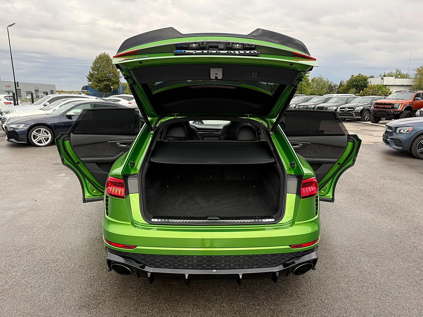 Audi RSQ8 KARBON-DISTRONIK-PANORAMA-360KAMERI-MATRIX-FULLLL!, снимка 16 - Автомобили и джипове - 56251617