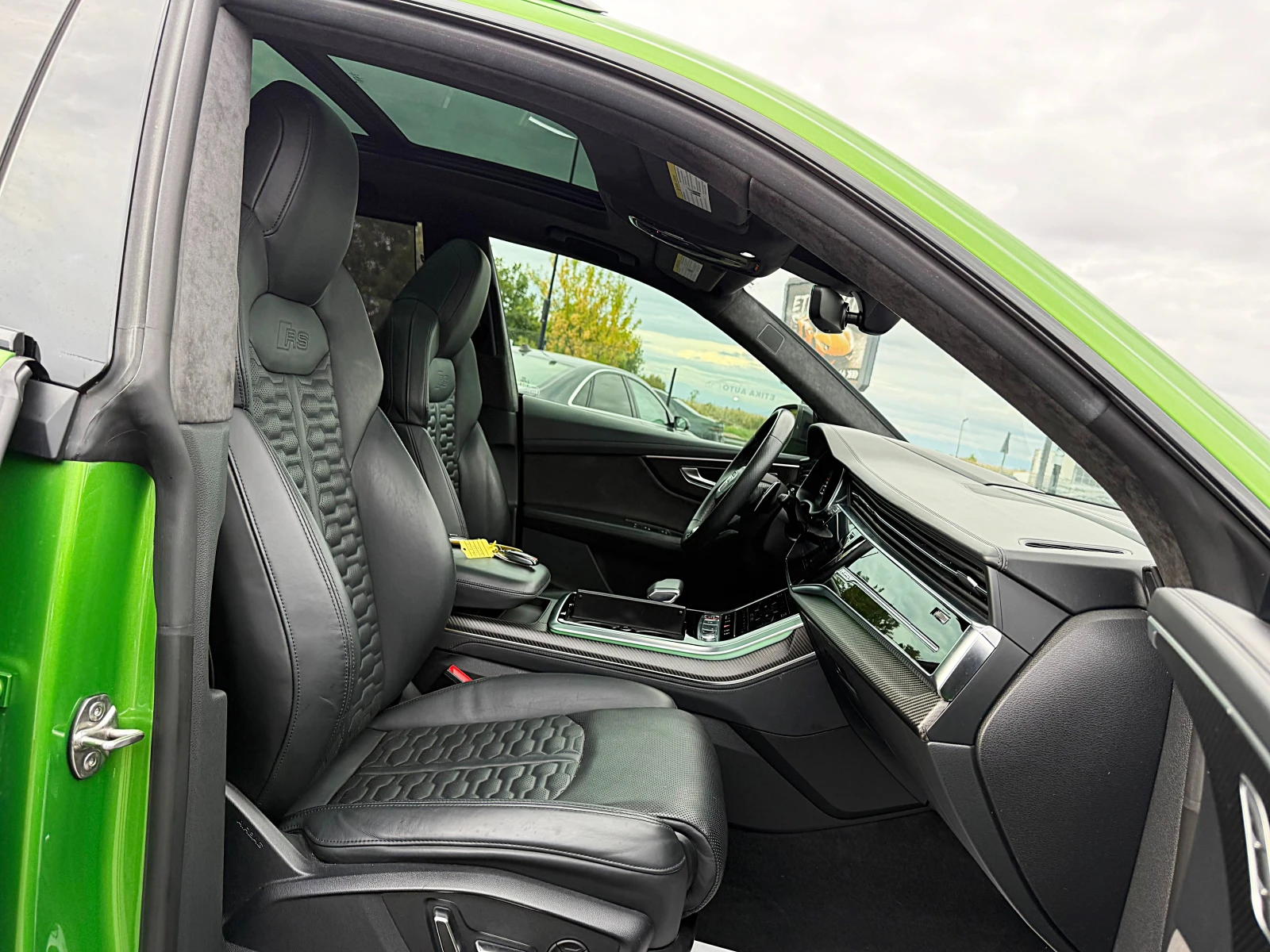 Audi RSQ8 KARBON-DISTRONIK-PANORAMA-360KAMERI-MATRIX-FULLLL!, снимка 13 - Автомобили и джипове - 56251617