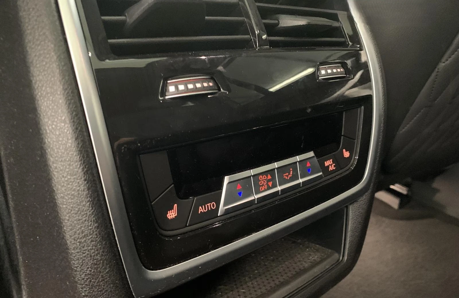 BMW X7 M60i/M SPORT PRO/7 SEATS/B&W/SKY LOUNGE/360/HUD/ | Mobile.bg � ����������� 14