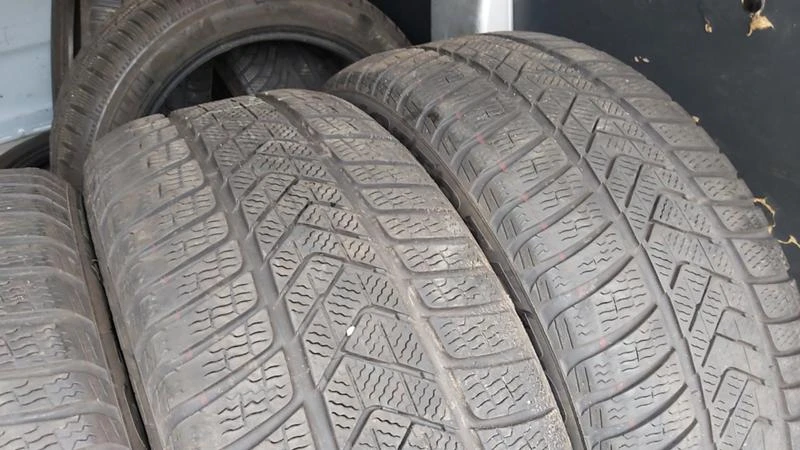 Гуми Зимни 245/45R18, снимка 3 - Гуми и джанти - 29274436