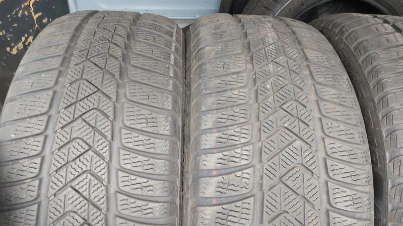 Гуми Зимни 245/45R18, снимка 2 - Гуми и джанти - 29274436