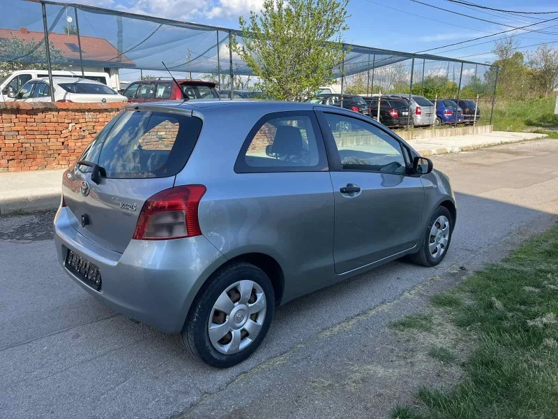 Toyota Yaris 1.3 vvt-i, снимка 5 - Автомобили и джипове - 38737658