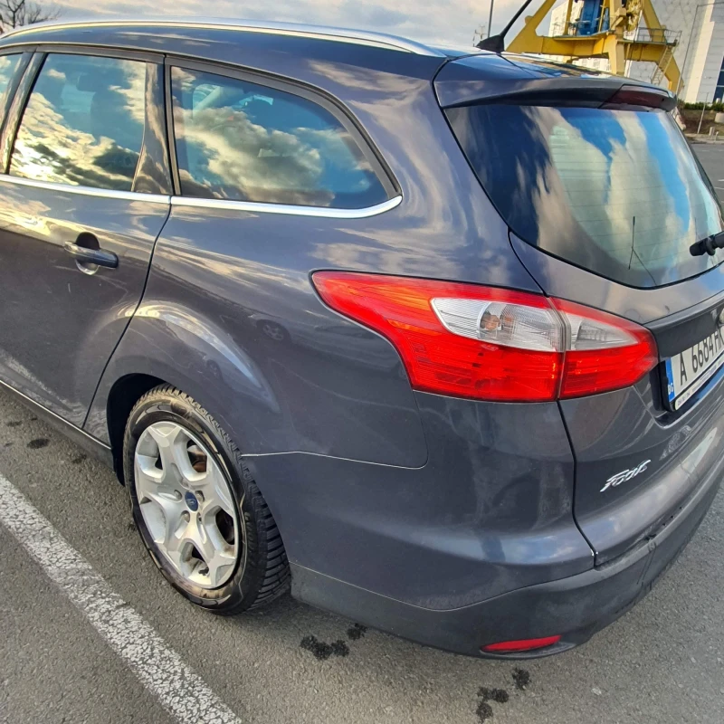 Ford Focus 2012 Комби 1.6 TDCi, 115 к.с. 6мех., снимка 6 - Автомобили и джипове - 47476882