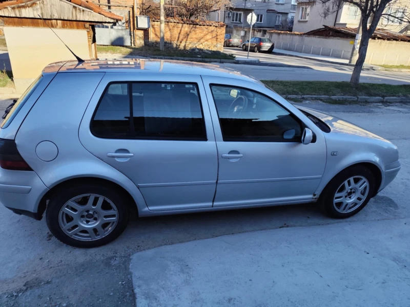 VW Golf 1.6, снимка 4 - Автомобили и джипове - 48592959