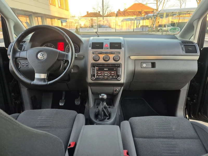 VW Touran 2.0TDI 170кс. 6 ск. 11.2009г., снимка 9 - Автомобили и джипове - 49392365