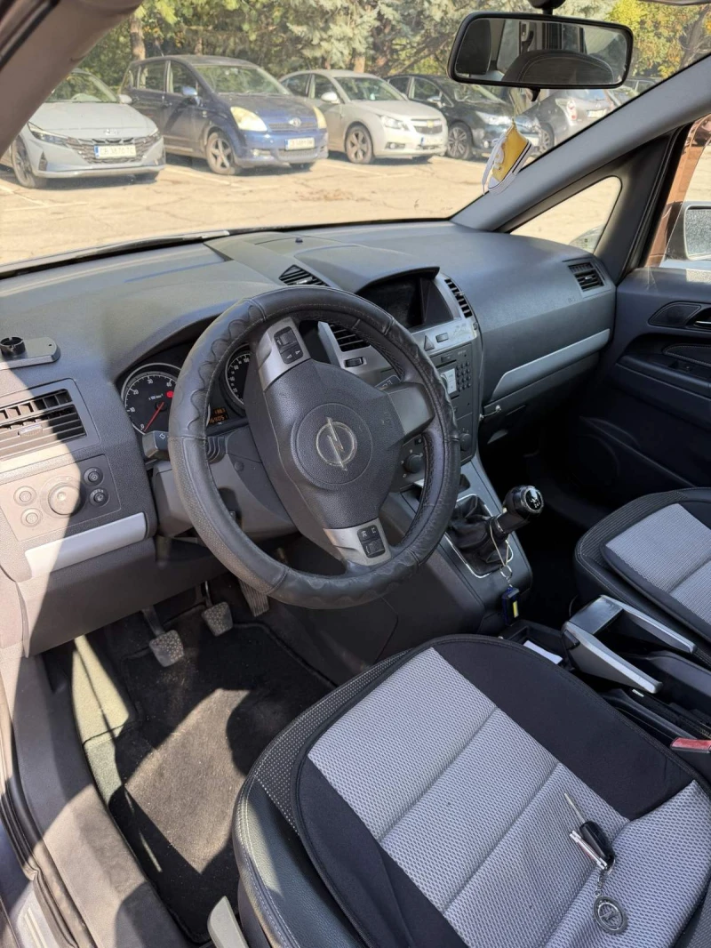 Opel Zafira 1.9 CDTI, снимка 8 - Автомобили и джипове - 52191775