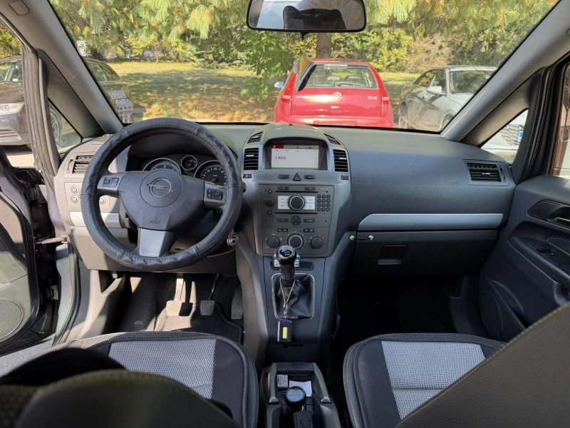 Opel Zafira 1.9 CDTI, снимка 11 - Автомобили и джипове - 52191775