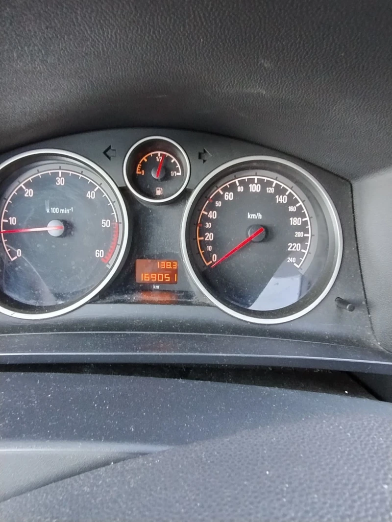 Opel Zafira 1.9 CDTI, снимка 5 - Автомобили и джипове - 52191775