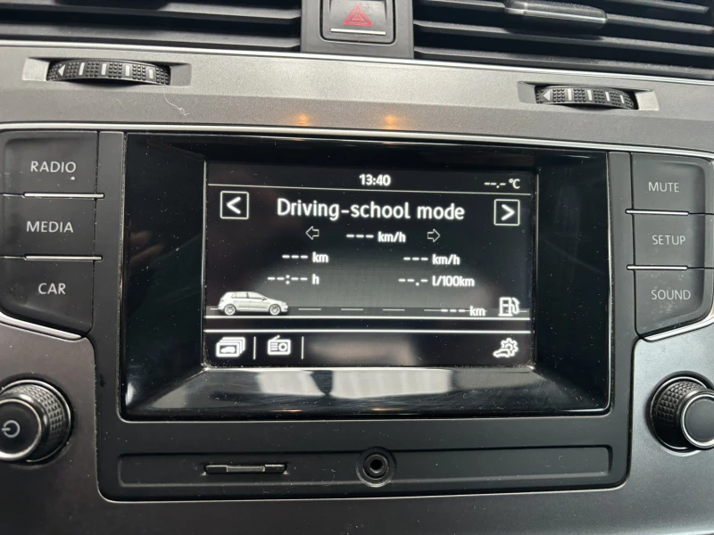 VW Golf, снимка 10 - Автомобили и джипове - 53035869