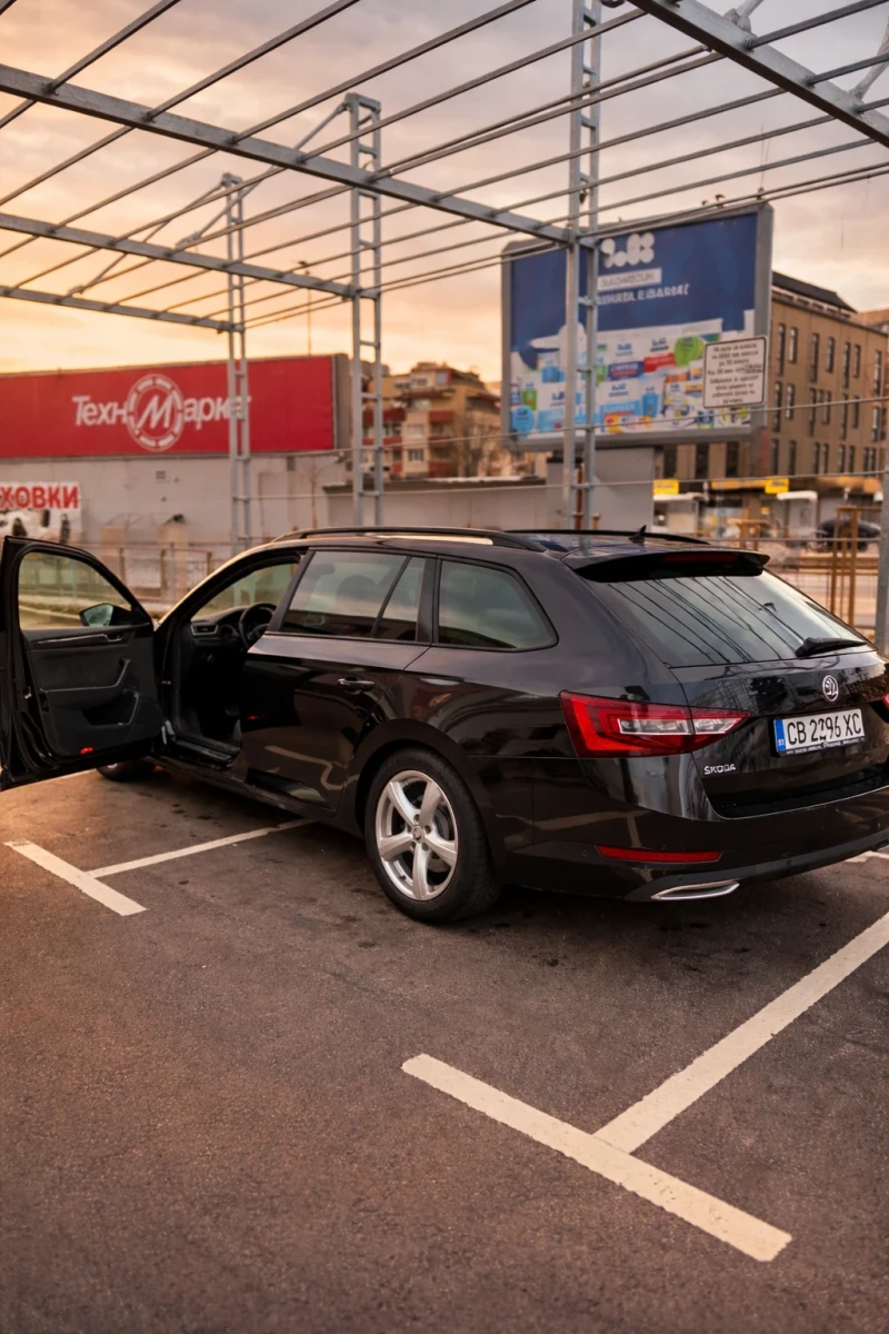 Skoda Superb III Sport Line DSG 2.0 TDI LED Navi Комби, снимка 8 - Автомобили и джипове - 53529645
