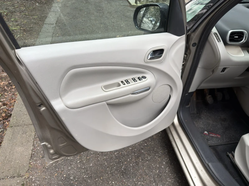 Citroen C3 Picasso, снимка 11 - Автомобили и джипове - 53290814
