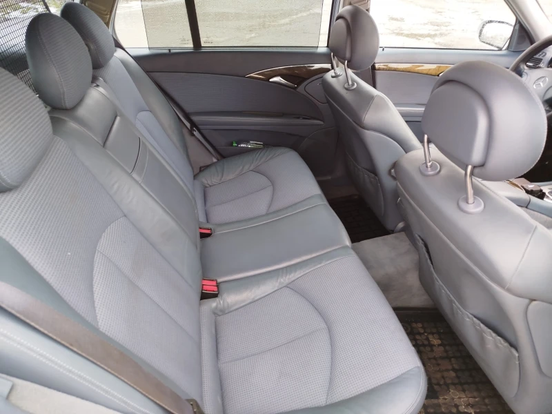 Mercedes-Benz E 220 220cdi-Автоматик, снимка 13 - Автомобили и джипове - 53368655