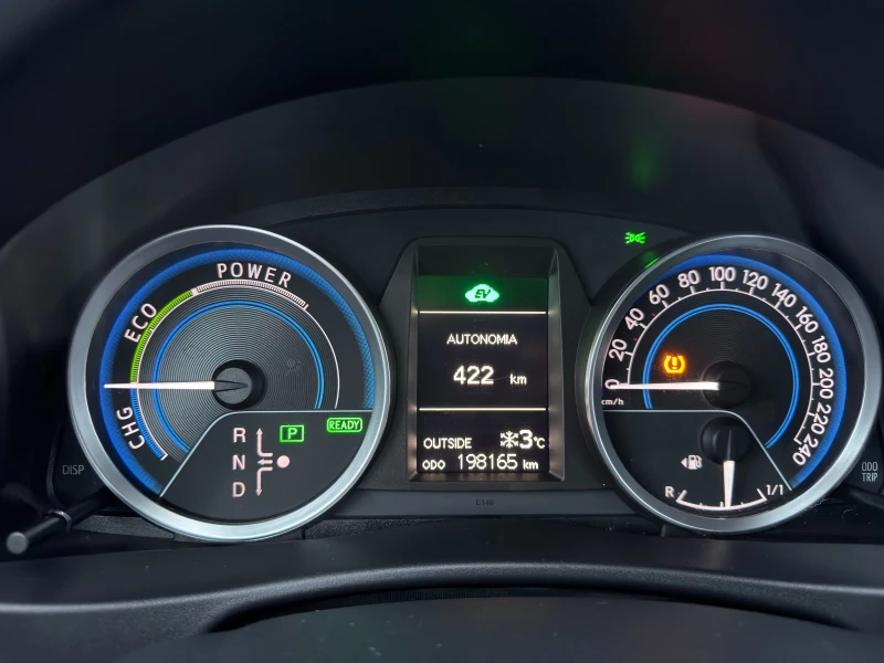 Toyota Auris 1.8 Hybrid E5B, снимка 16 - Автомобили и джипове - 53464203