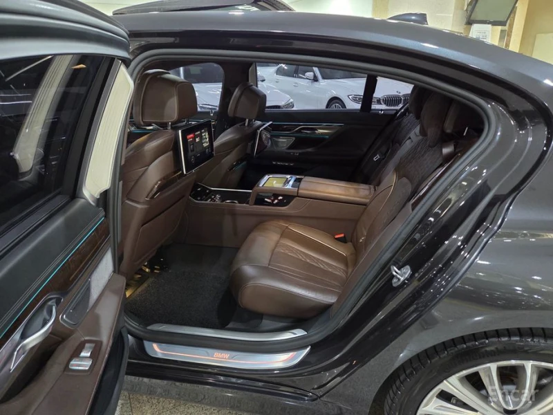 BMW 750, снимка 7 - Автомобили и джипове - 53598586