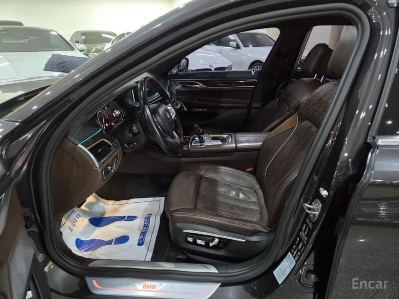 BMW 750, снимка 6 - Автомобили и джипове - 53598586