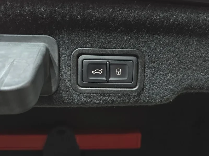 Audi A8 60 TDI QUATTRO D4, снимка 15 - Автомобили и джипове - 54739343