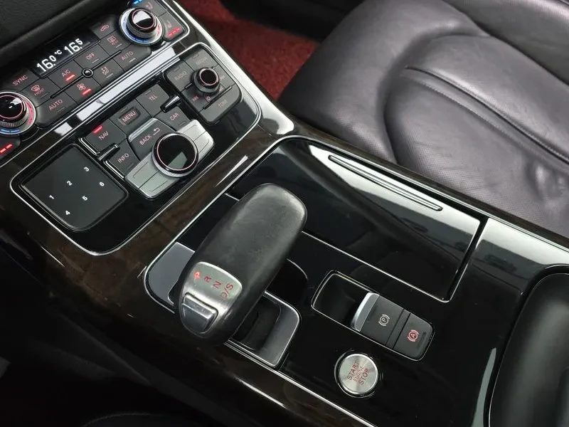 Audi A8 60 TDI QUATTRO D4, снимка 9 - Автомобили и джипове - 54739343