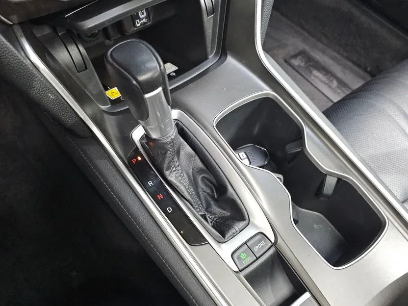Honda Accord 10Th Generation 1.5 Turbo, снимка 9 - Автомобили и джипове - 55044843