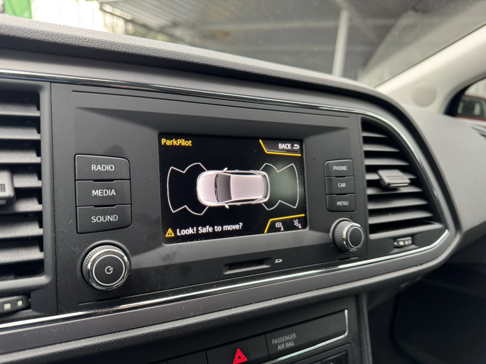 Seat Leon TSI STYLE - изображение 10