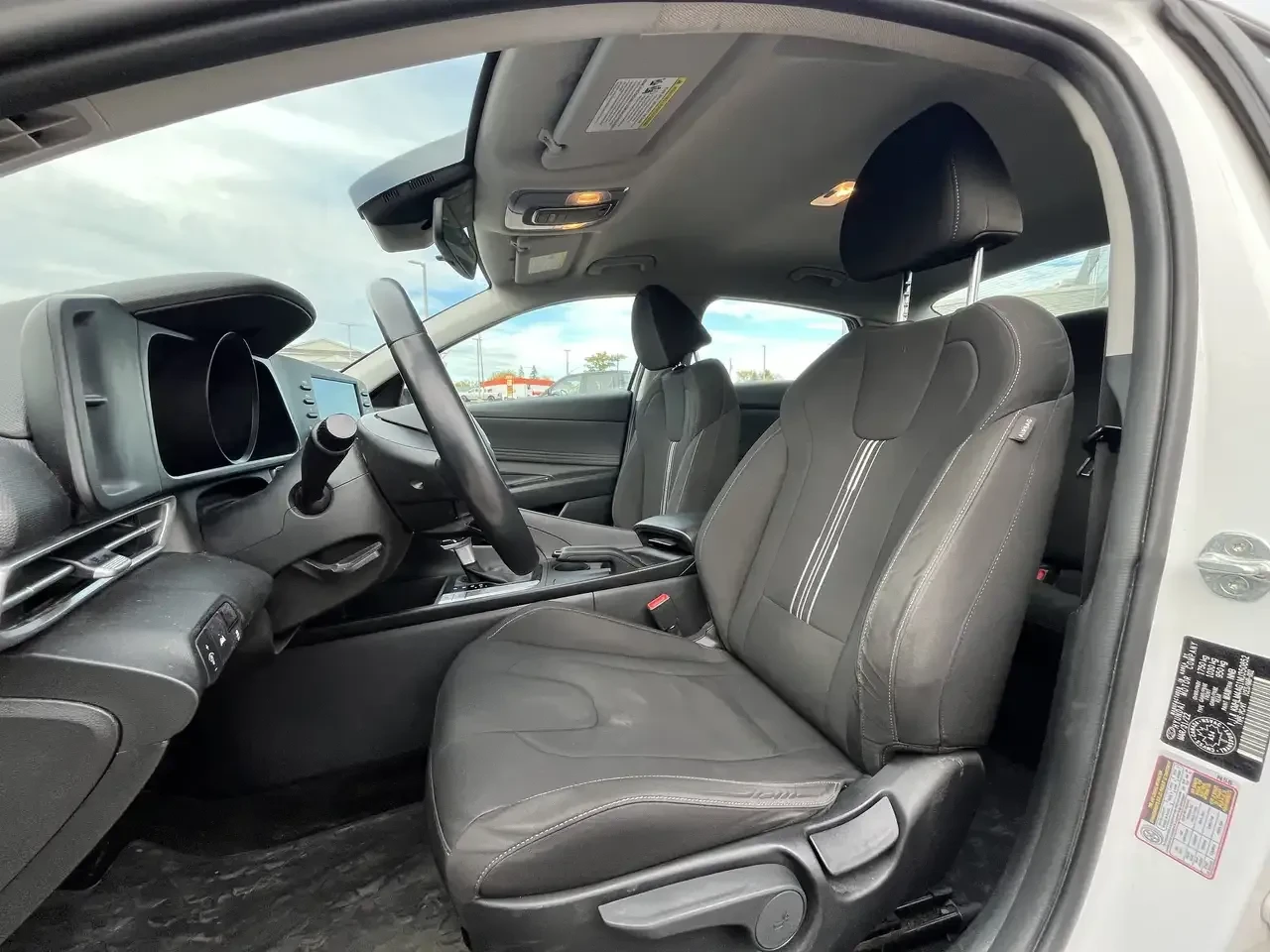 Hyundai Elantra PREFFERED * ПОДГРЕВ СЕДАЛКИ, ВОЛАН * LANE ASSIST - изображение 6