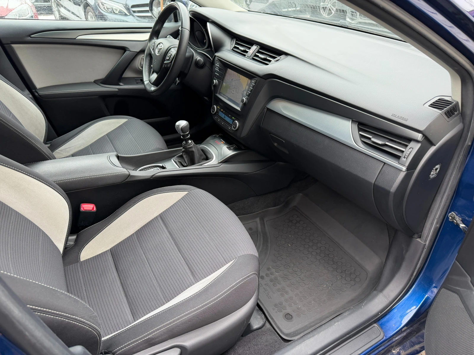 Toyota Avensis 1.8I* �������� ������* �����  ������� � ������ | Mobile.bg � ����������� 17