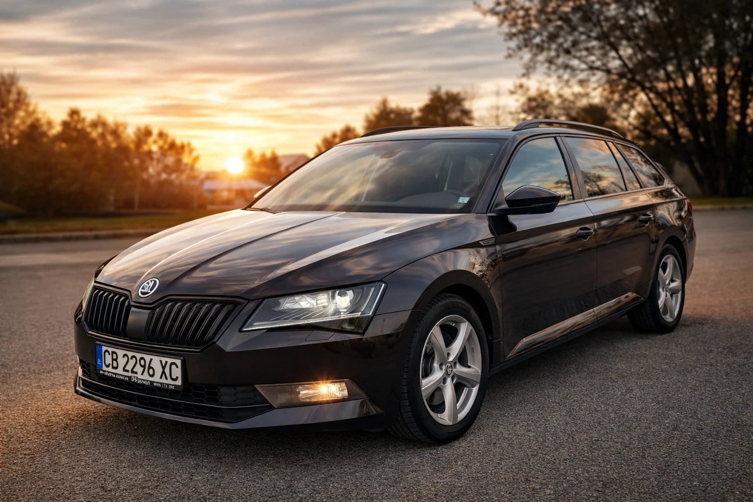 Skoda Superb III Sport Line DSG 2.0 TDI LED Navi Комби - изображение 10