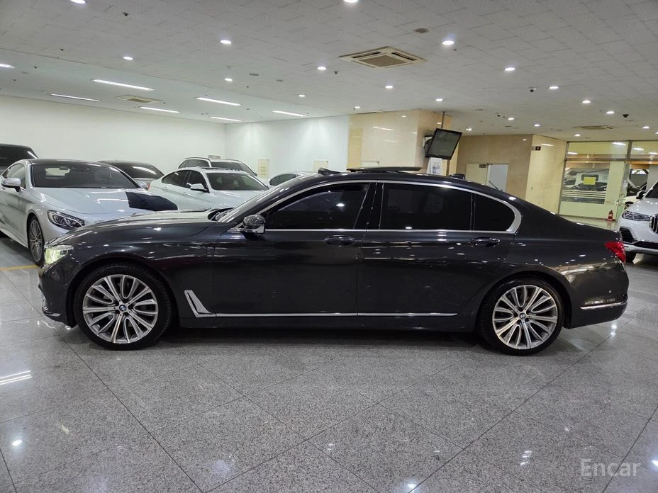 BMW 750  - изображение 3