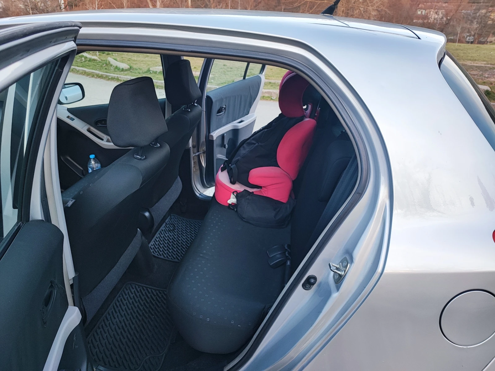 Toyota Yaris, снимка 13 - Автомобили и джипове - 53817987