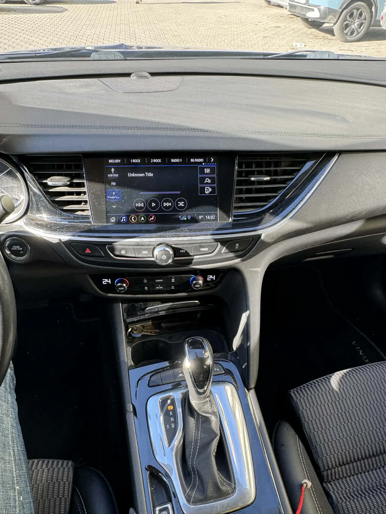 Opel Insignia LPG, снимка 3 - Автомобили и джипове - 53845869