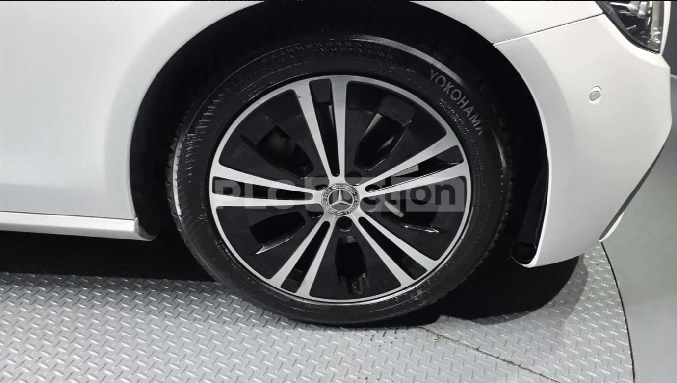 Mercedes-Benz E 250, снимка 17 - Автомобили и джипове - 54221430