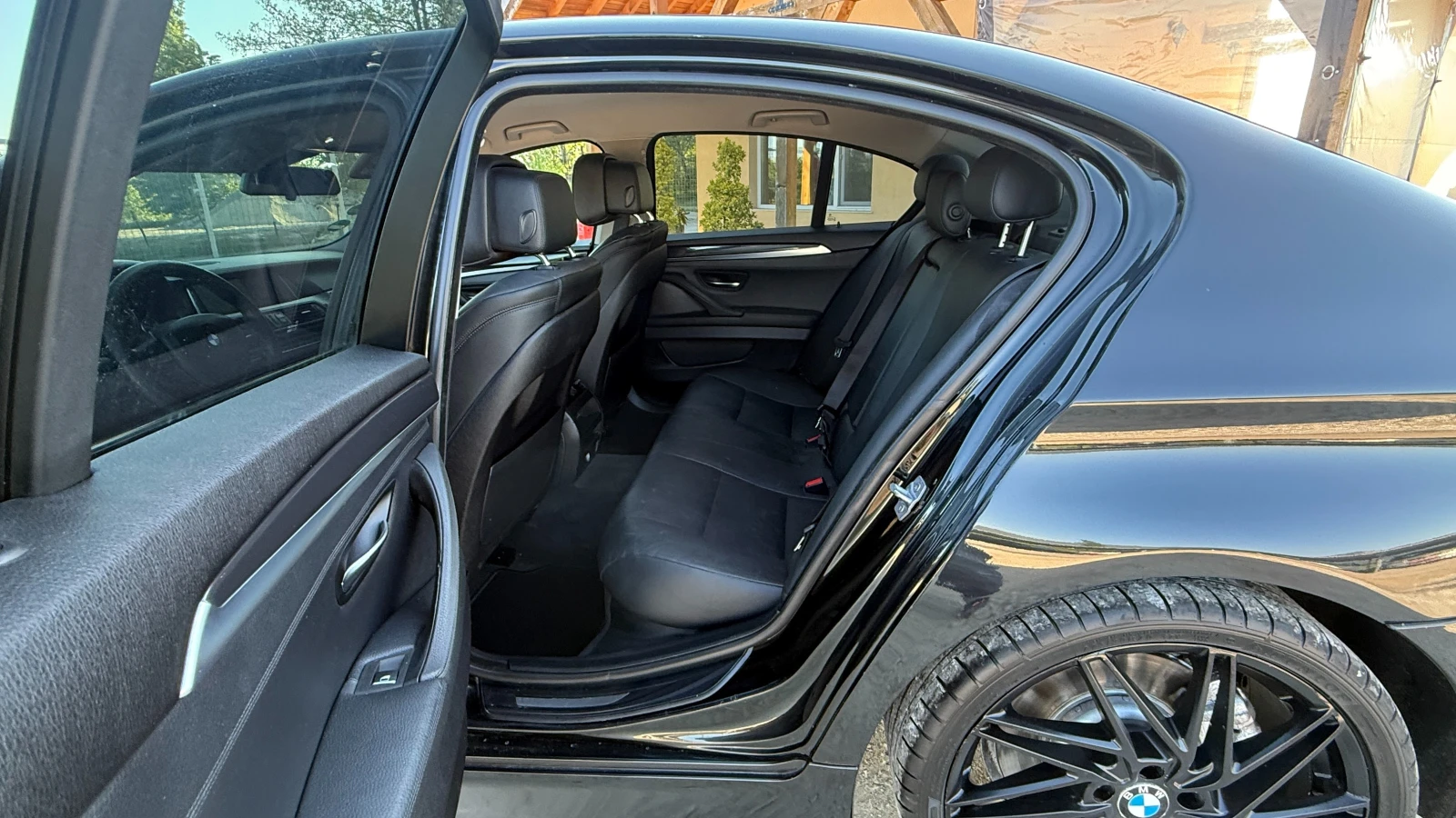 BMW 530 BMW530D-258кс/Face/Mpaket/NAVI/КОЖА/ВНОС-ГЕРМАНИЯ, снимка 15 - Автомобили и джипове - 54446767