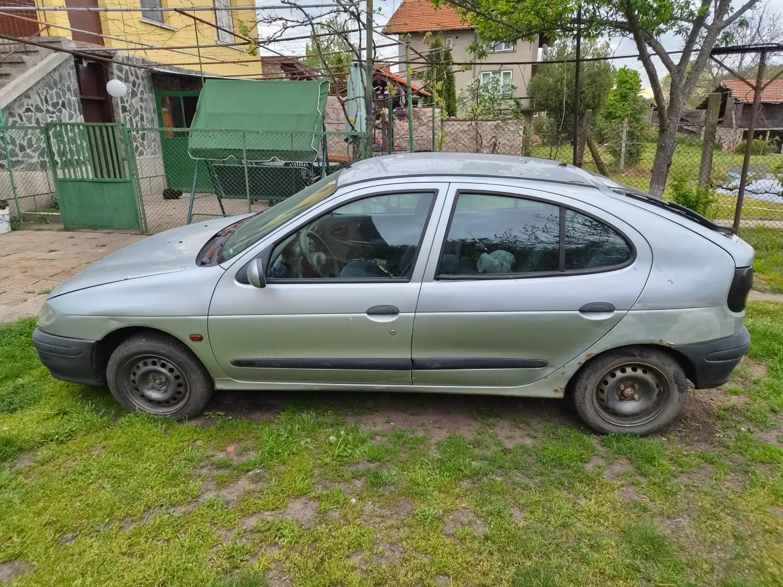 Renault Megane Megane, снимка 4 - Автомобили и джипове - 54543514