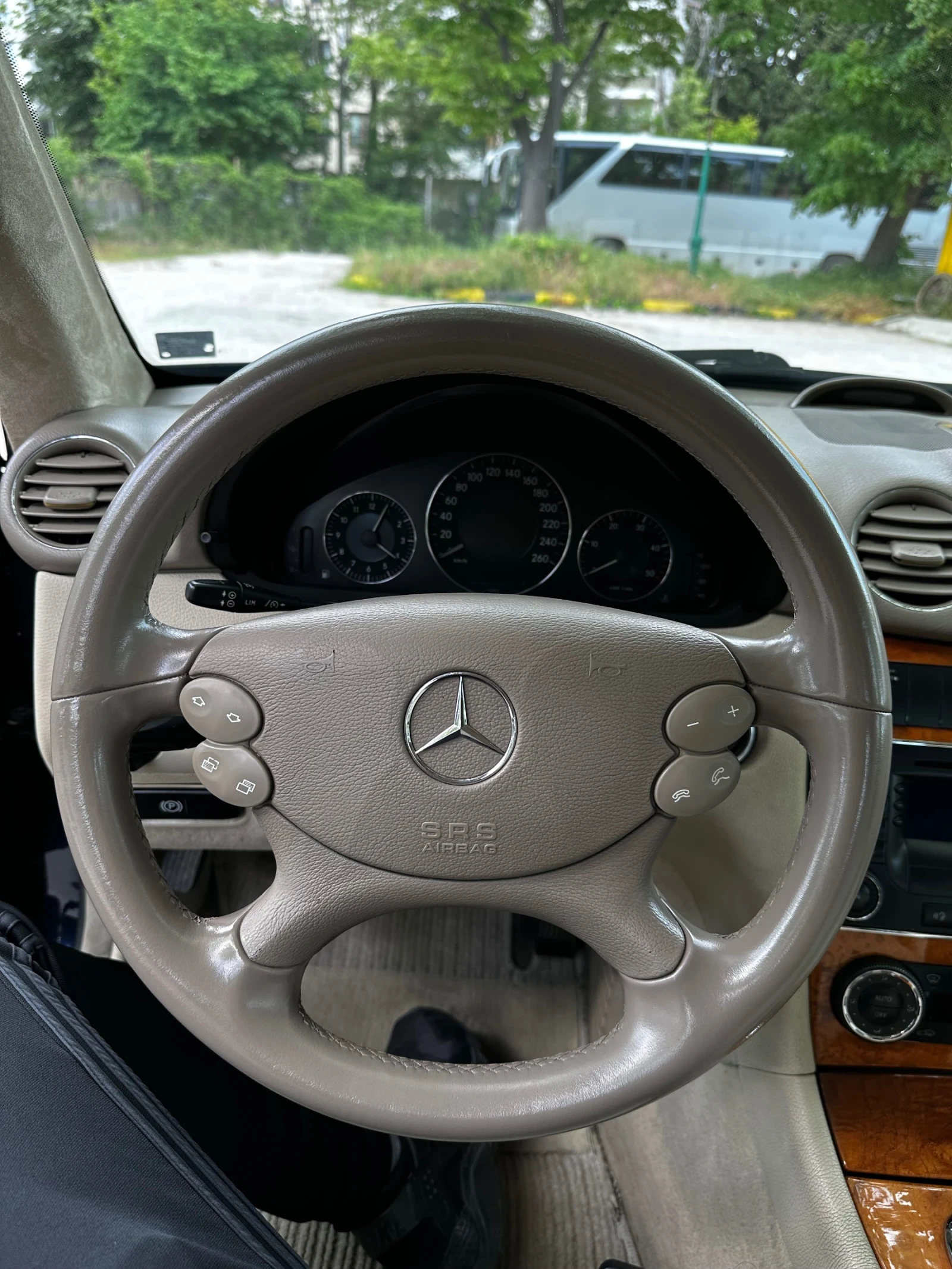Mercedes-Benz CLK 270CDI, снимка 12 - Автомобили и джипове - 54722044