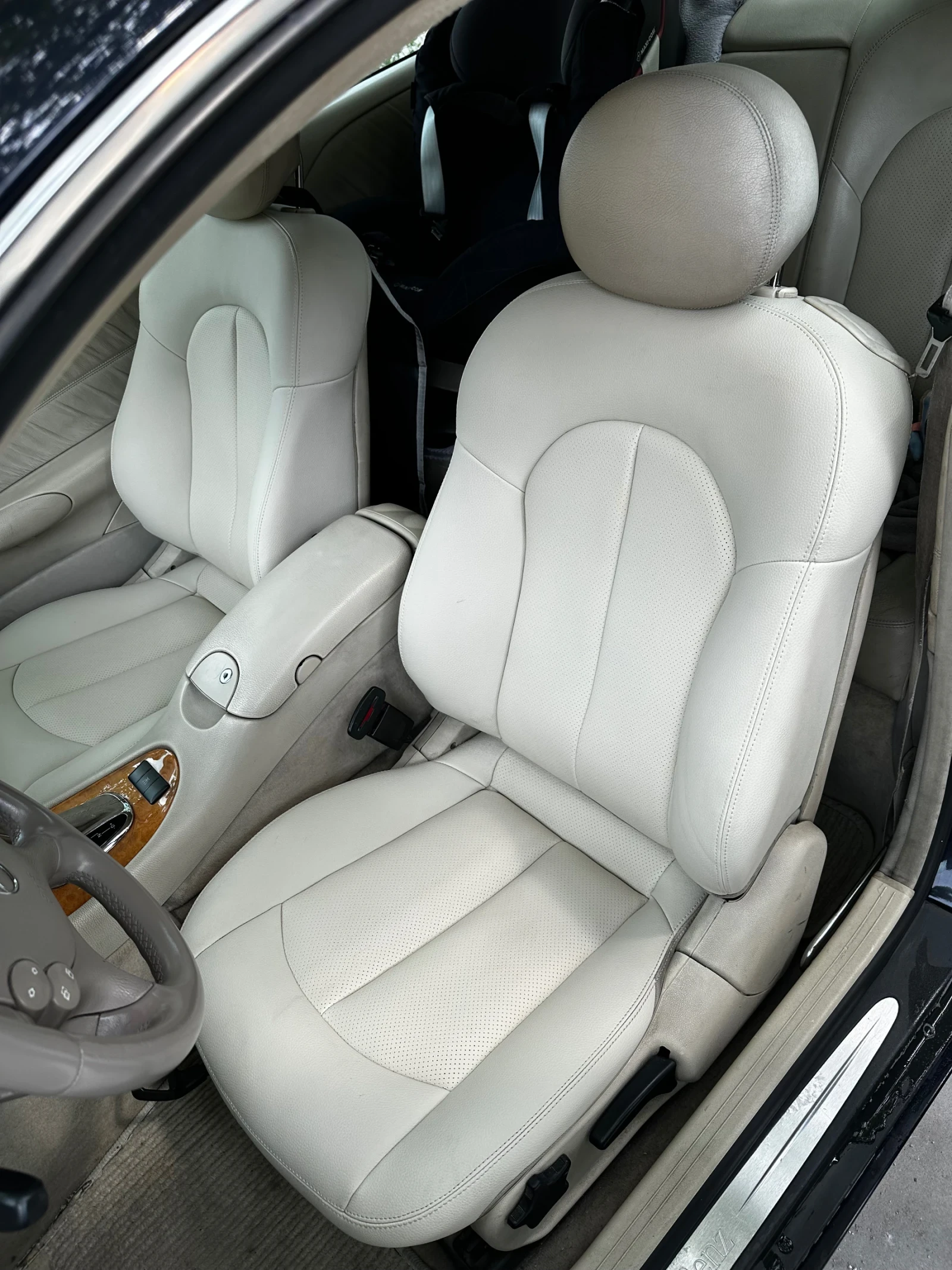 Mercedes-Benz CLK 270CDI, снимка 10 - Автомобили и джипове - 54722044