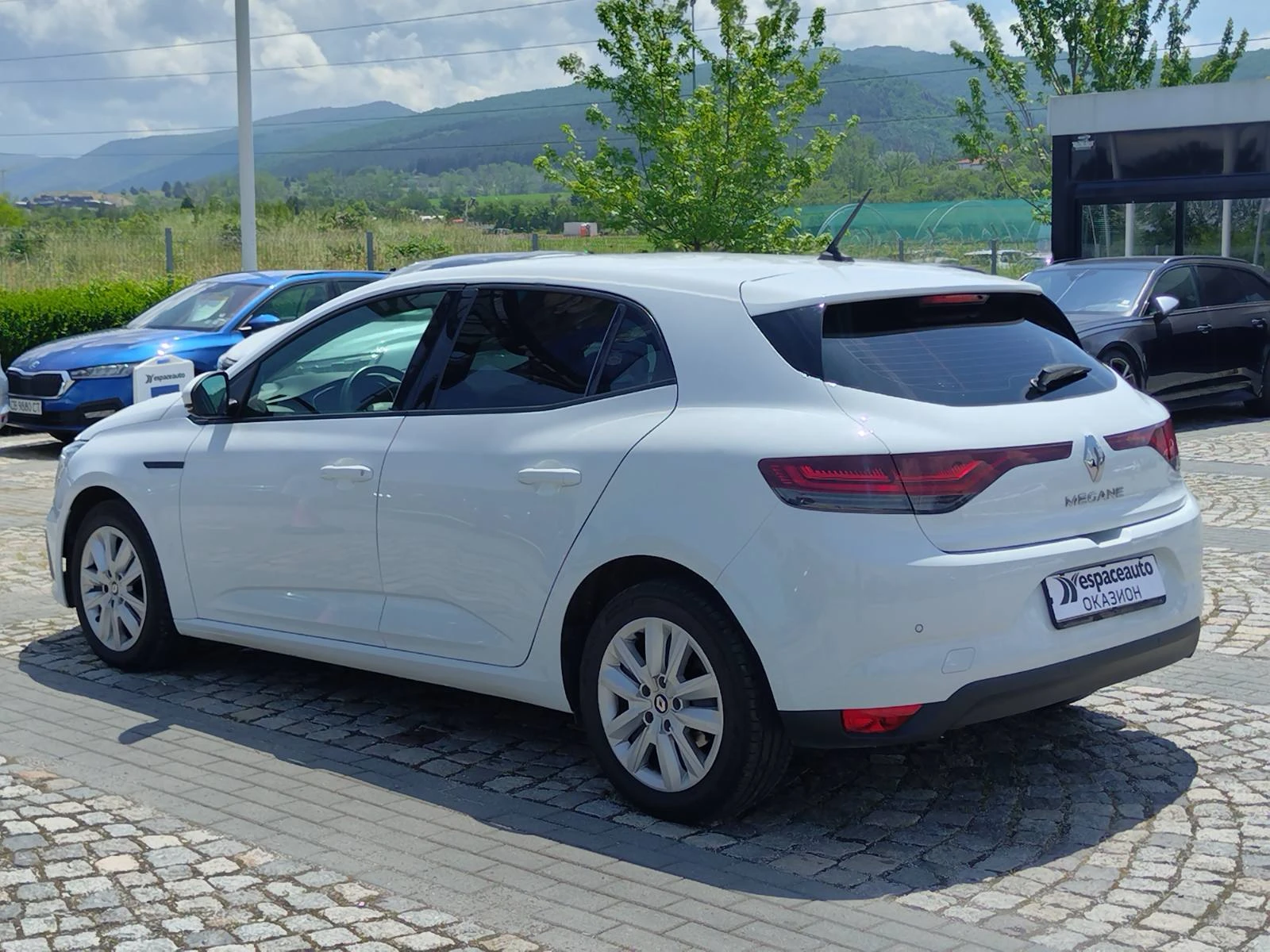 Renault Megane 1.0Tce/ 115к.с./КАПАРИРАН!, снимка 4 - Автомобили и джипове - 54763692
