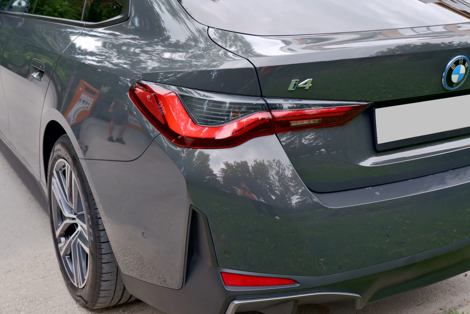 BMW i4 eDrive40, снимка 5 - Автомобили и джипове - 55067309