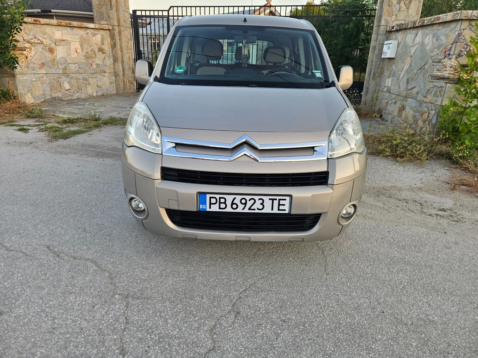 Citroen Berlingo 1.6 TDI , снимка 3 - Автомобили и джипове - 55480673