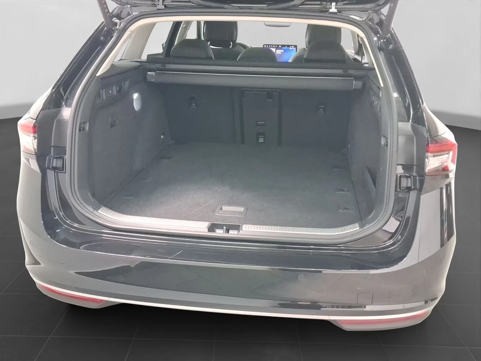 Skoda Superb 2.0 TDI L&K CANTON HEAD-UP PANORAMA MATRIX-LED , снимка 16 - Автомобили и джипове - 55645216